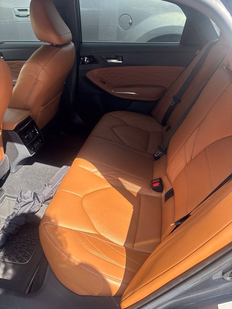 Used 2019 Toyota Avalon Limited FWD image 11