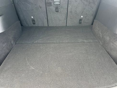 Used 2022 Tesla Model Y Long Range image 19