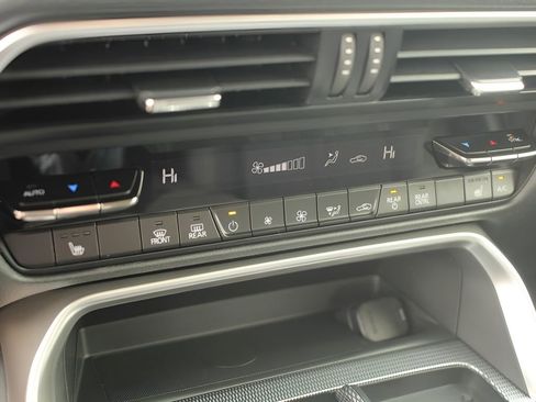 Used 2025 MAZDA CX-90 3.3 Turbo w/ Preferred Package image 15