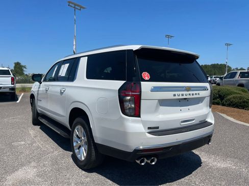 Used 2024 Chevrolet Suburban Premier AWD/4WD image 7