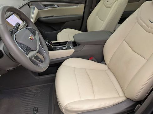 Certified 2023 Cadillac XT5 Premium Luxury w/ LPO, Floor Liner Package AWD/4WD image 21