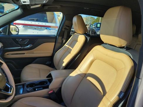 Certified 2022 Lincoln Corsair Reserve image 10