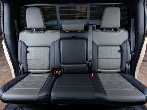 Used 2022 Chevrolet Silverado 1500 ZR2 w/ Technology Package image 35