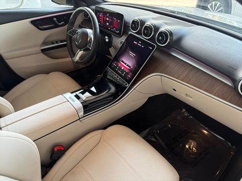 Used 2025 Mercedes-Benz C 300 Sedan image 14