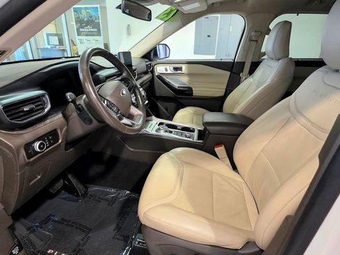 Used 2023 Ford Explorer Platinum w/ Technology Package AWD/4WD image 25