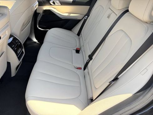 Used 2021 BMW X5 xDrive40i w/ Premium Package 2 AWD/4WD image 17
