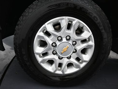Used 2023 Chevrolet Silverado 2500 LT AWD/4WD image 31