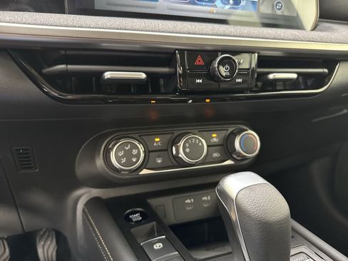 New 2025 Nissan Kicks SV image 10