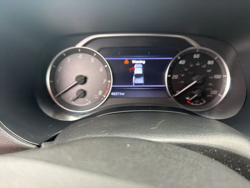 Used 2023 Nissan Frontier SV image 9