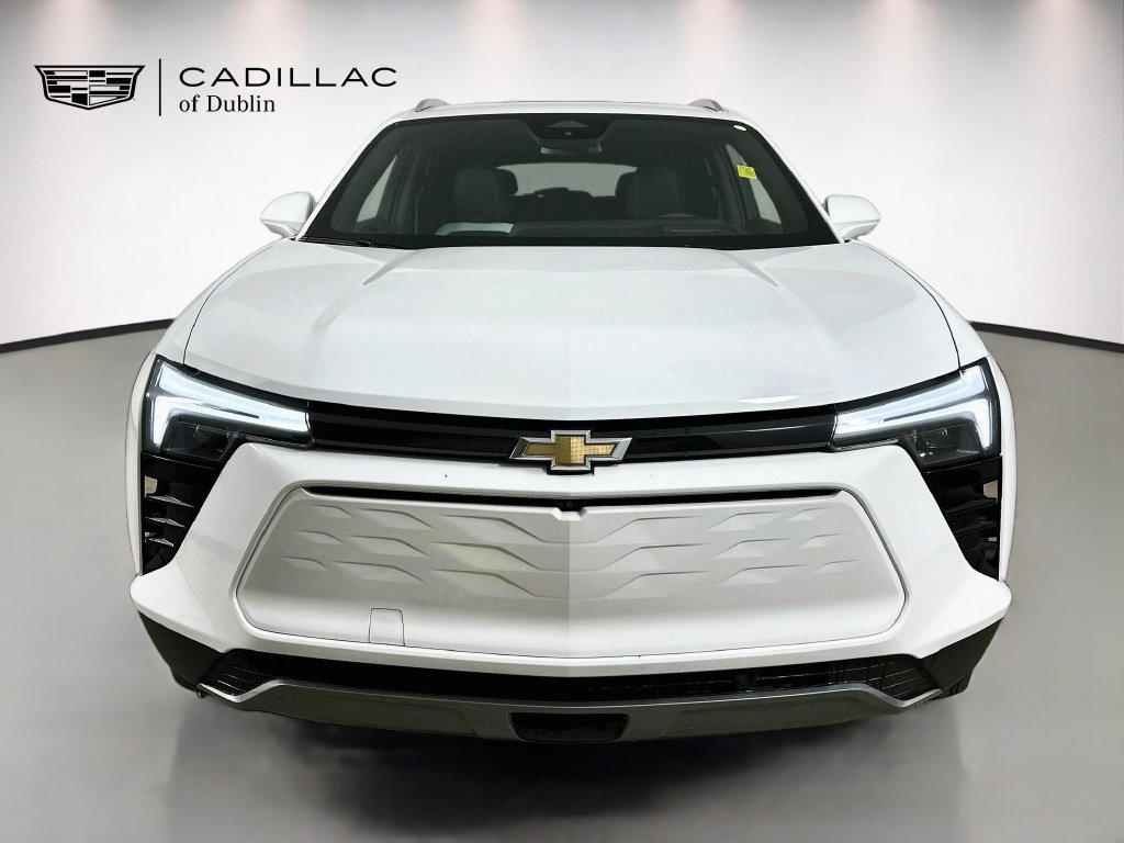 Used 2025 Chevrolet Blazer EV LT AWD/4WD image 2