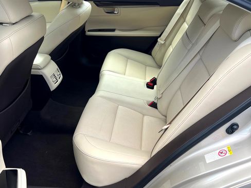 Used 2018 Lexus ES 350 ES 350 Sedan 4D image 9