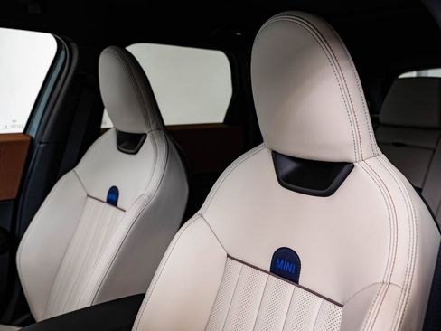 Certified 2025 MINI Cooper Countryman S w/ Comfort Package Max image 24