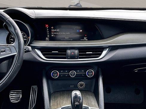 Used 2019 Alfa Romeo Stelvio Ti Lusso w/ Quick Order Package 22X Lusso image 6
