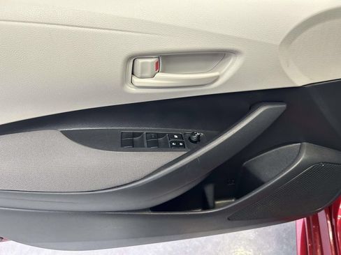 Used 2025 Toyota Corolla LE FWD image 14