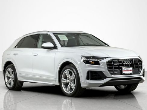 Used 2023 Audi Q8 Premium w/ Convenience Package AWD/4WD image 7