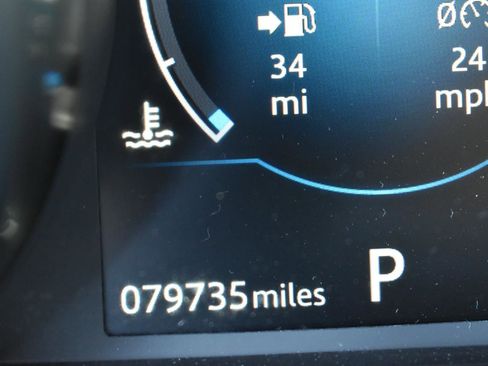 Used 2018 Jaguar F-PACE S image 18