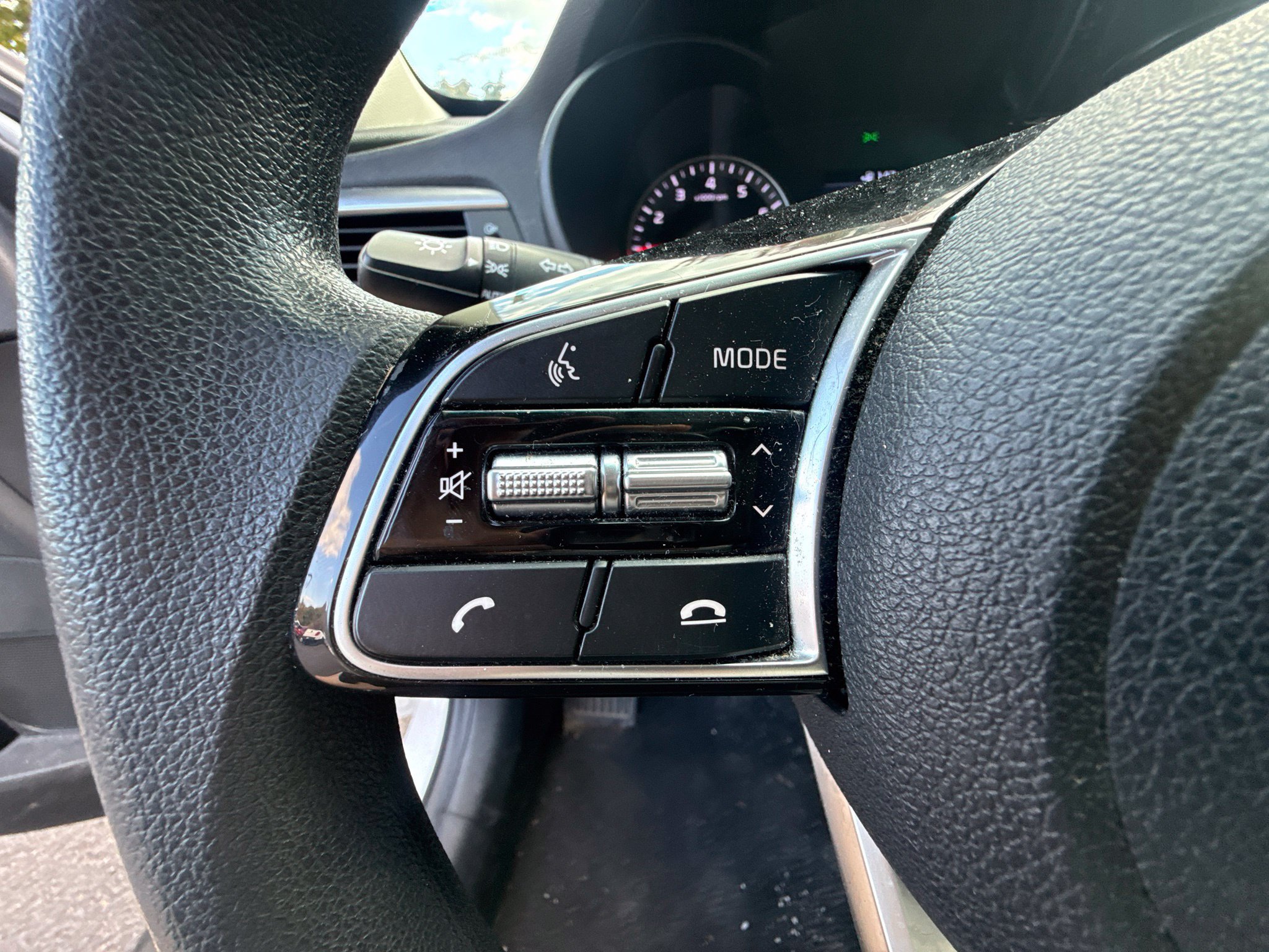 Used 2020 Kia Optima LX FWD image 18