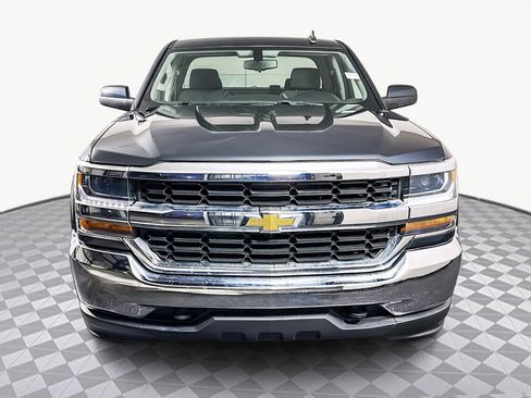 Used 2018 Chevrolet Silverado 1500 LT image 2