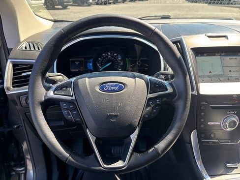 Used 2017 Ford Edge Titanium w/ Equipment Group 301A FWD image 17
