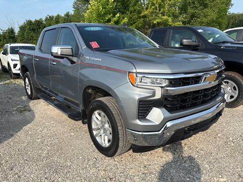 Used 2024 Chevrolet Silverado 1500 LT w/ Safety Package AWD/4WD image 5