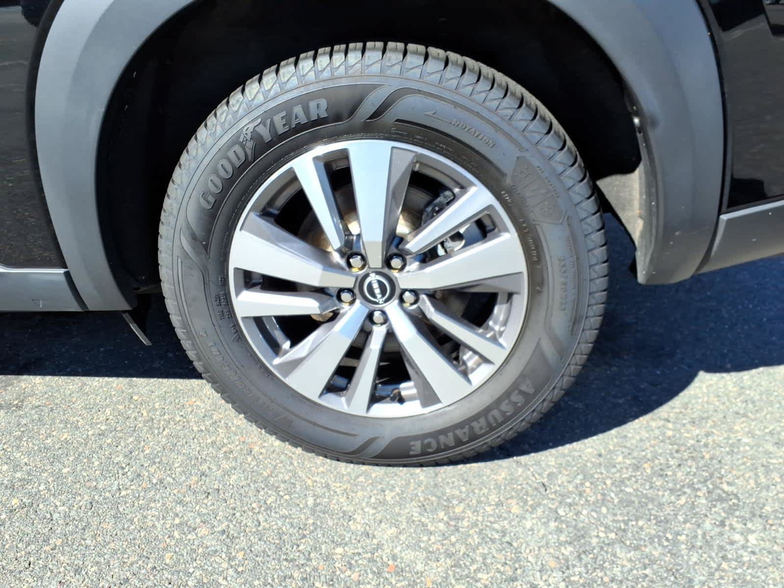 Used 2023 Nissan Pathfinder SL AWD/4WD image 9