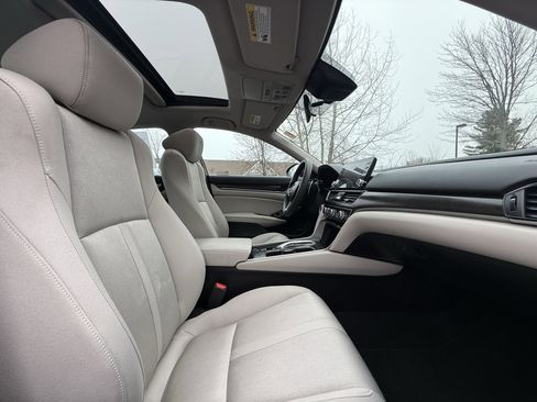 Used 2018 Honda Accord EX image 43