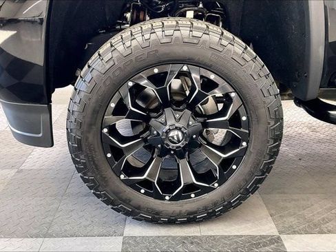 Used 2016 GMC Sierra 2500 Denali w/ Duramax Plus Package AWD/4WD image 8