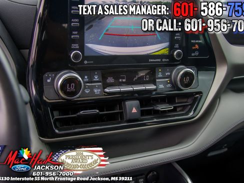 Used 2020 Toyota Highlander XLE FWD image 19