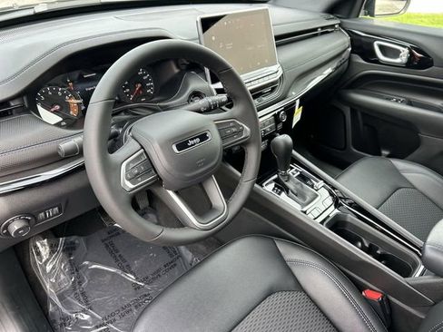 New 2026 Jeep Compass Latitude image 15