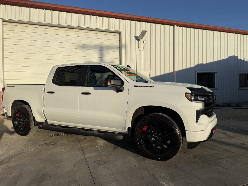 Used 2023 Chevrolet Silverado 1500 RST w/ Redline Edition AWD/4WD image 28