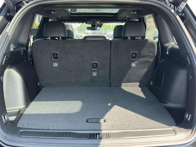 New 2026 Jeep Grand Cherokee Limited w/ Limited Altitude Package RWD image 18