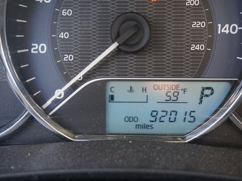 Used 2014 Toyota Corolla LE image 6