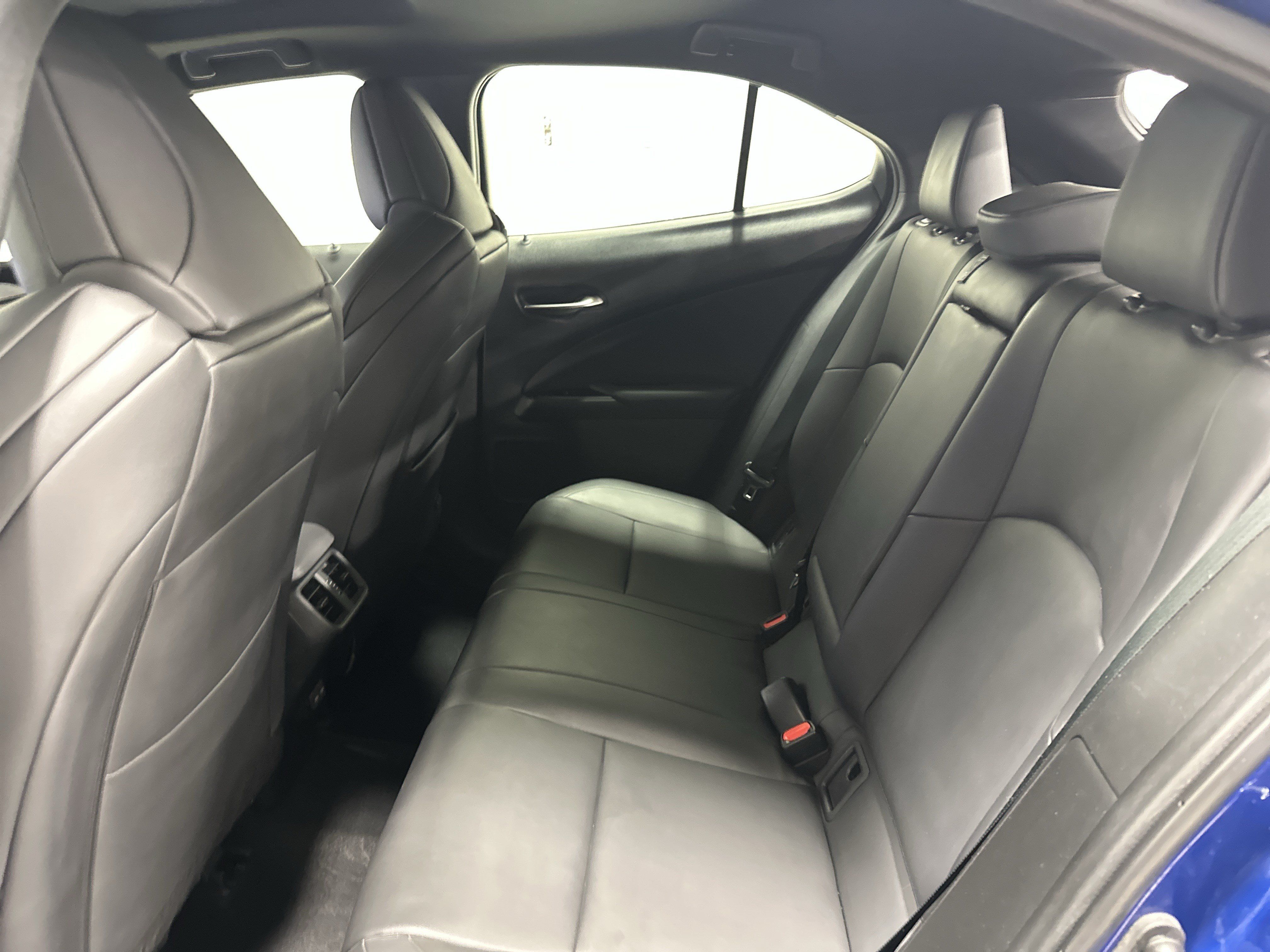 Certified 2024 Lexus UX 250h F Sport FWD image 31