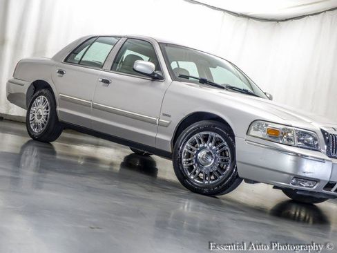 Used 2010 Mercury Grand Marquis LS image 3