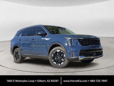 New 2025 Kia Sorento S image 1