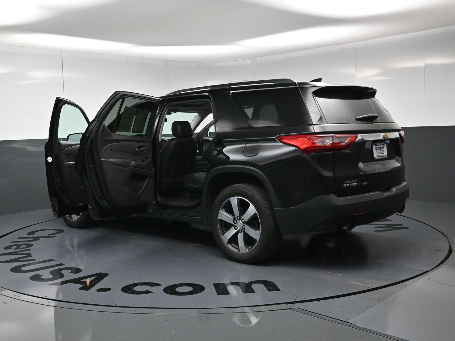 Used 2019 Chevrolet Traverse LT w/ LT Premium Package AWD/4WD image 19