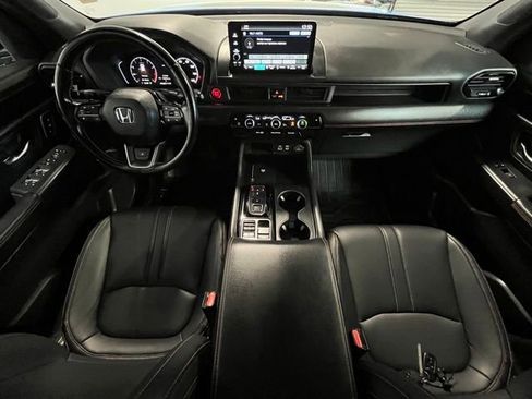 Used 2023 Honda Pilot TrailSport image 17