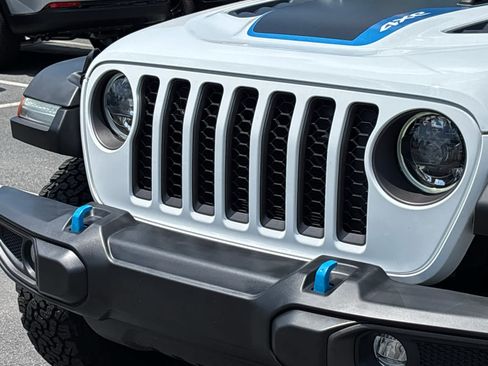 Used 2023 Jeep Wrangler Unlimited Rubicon 4xe w/ Cold Weather Group AWD/4WD image 10