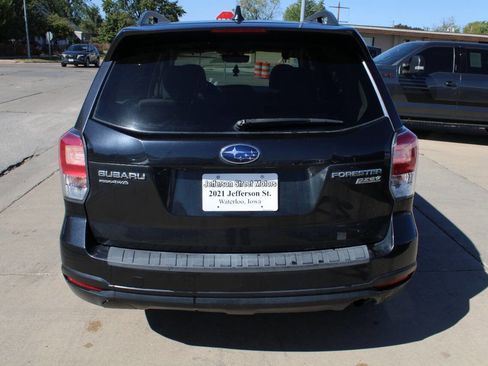 Used 2017 Subaru Forester 2.5i Premium w/ All-Weather Package image 4