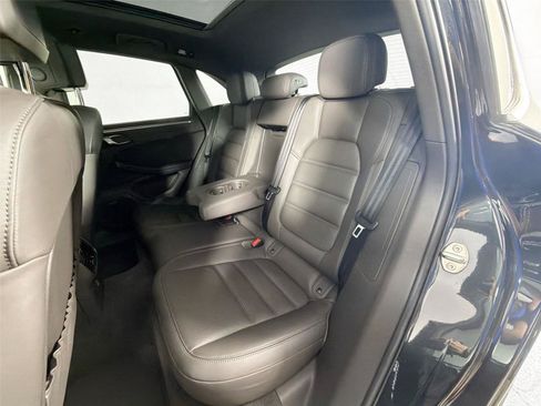 Certified 2023 Porsche Macan S AWD/4WD image 26