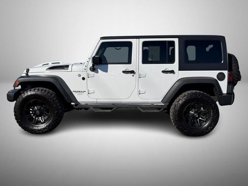 Used 2015 Jeep Wrangler Unlimited Rubicon w/ Connectivity Group image 5