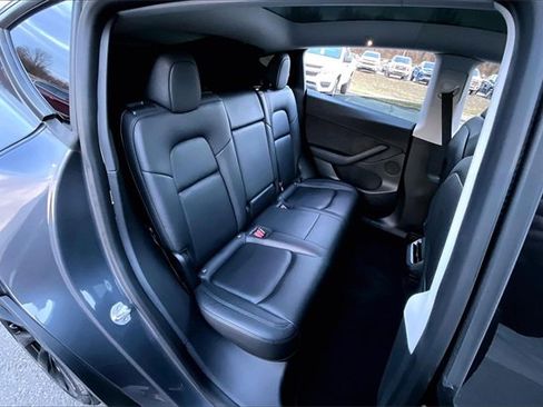 Used 2021 Tesla Model Y Long Range image 23