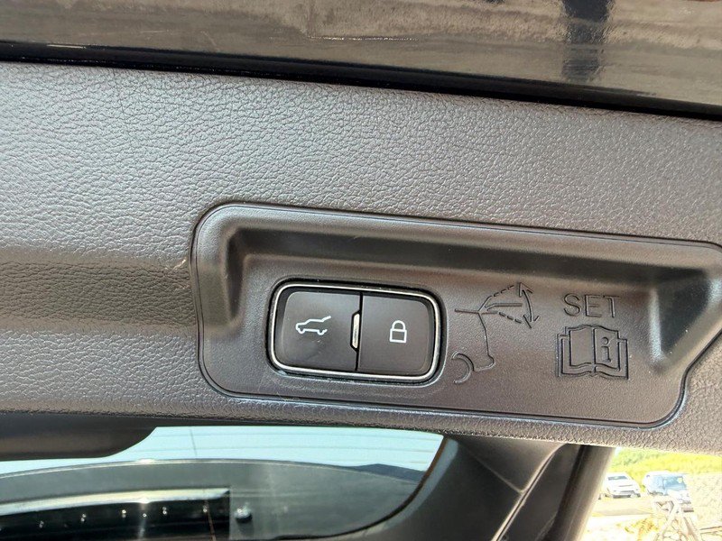 Certified 2020 Ford Explorer Limited AWD/4WD image 8