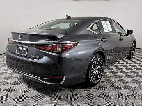 Certified 2025 Lexus ES 300h w/ Premium Package image 4