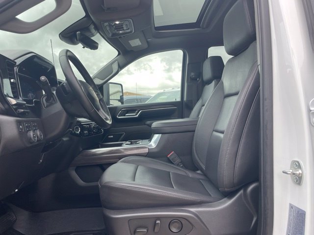 Used 2025 Chevrolet Silverado 2500 LTZ w/ LTZ Premium Texas Edition AWD/4WD image 2