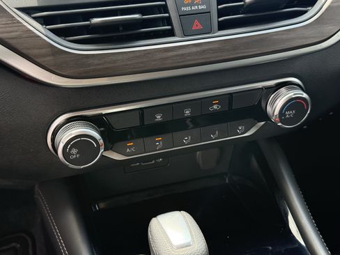 Used 2023 Nissan Altima 2.5 SV FWD image 22