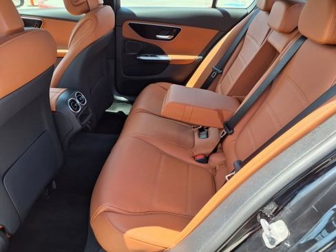 Used 2025 Mercedes-Benz C 300 4MATIC Sedan image 18