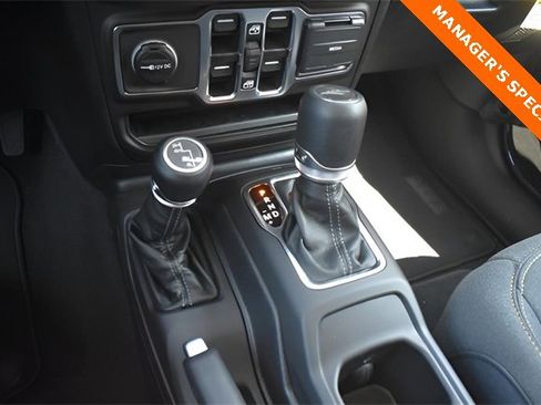 New 2025 Jeep Gladiator Sport image 17