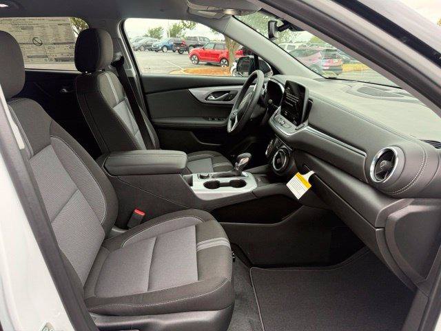 New 2026 Chevrolet Blazer LT w/ Convenience Package FWD image 3
