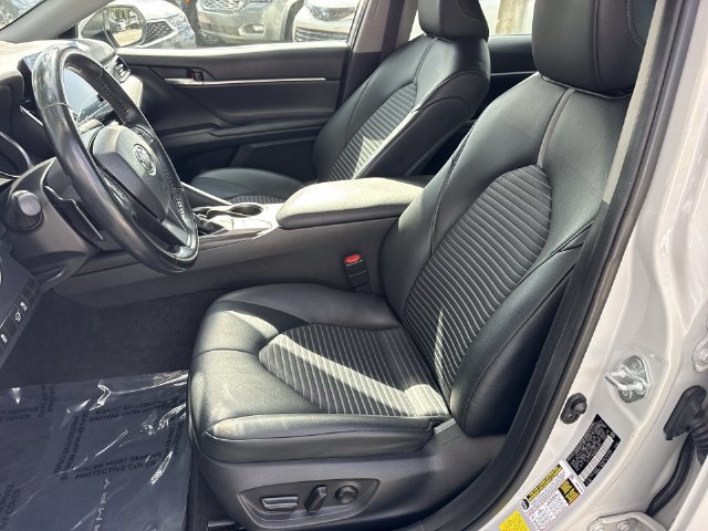 Used 2022 Toyota Camry SE w/ Convenience Package FWD image 11